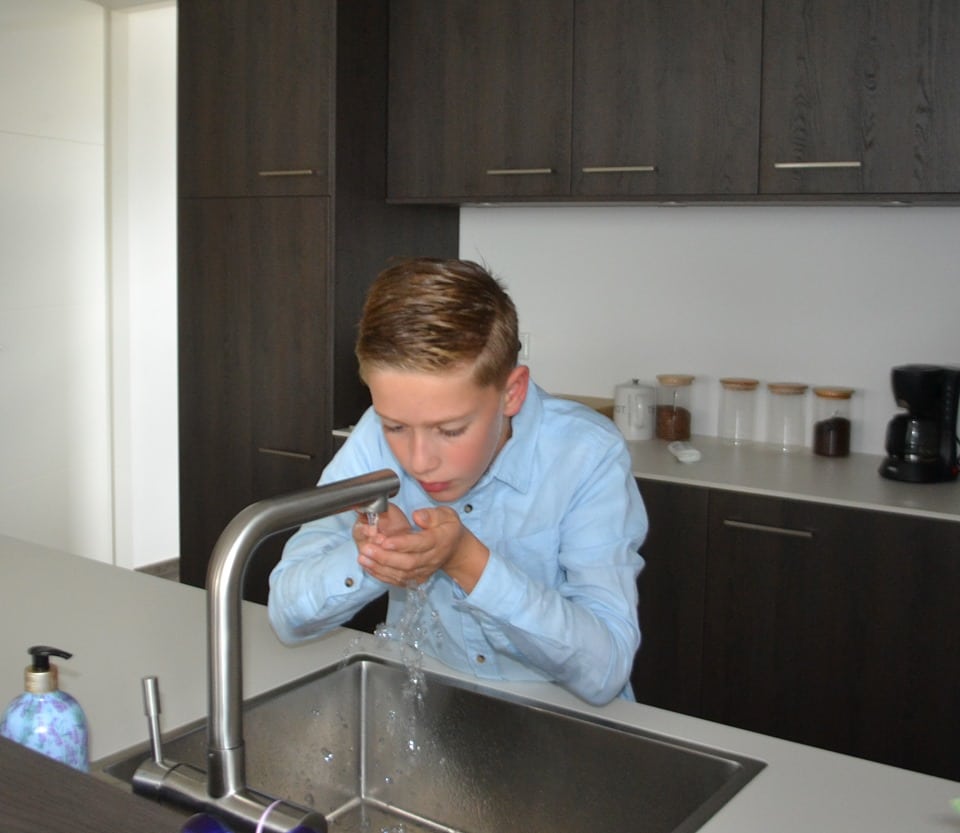 Zacht water uit de kraan door een waterontharder (Waterluxe) van De Graaf Waterontharders uit Stadskanaal (Groningen).